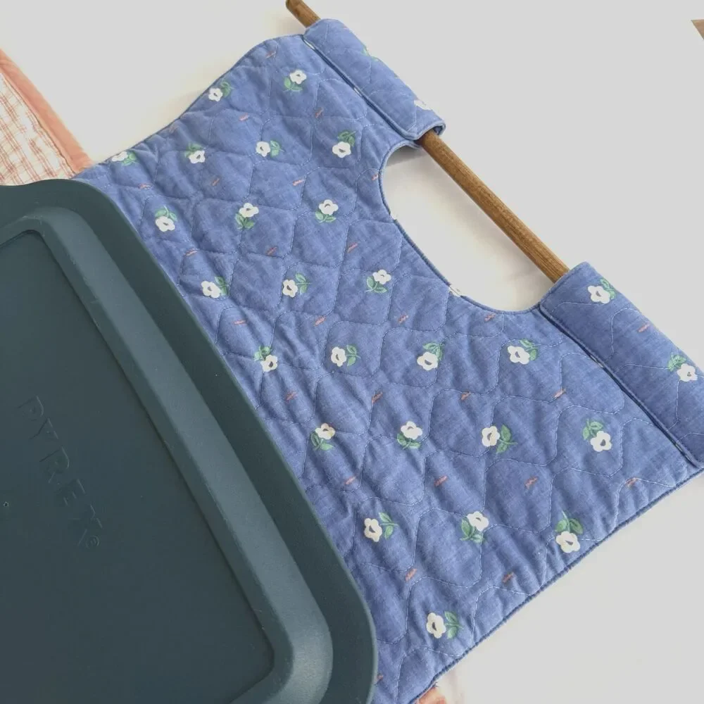 Quilted Potluck Casserole Carrying Case Bag Picnic Food Handmade Blue Large